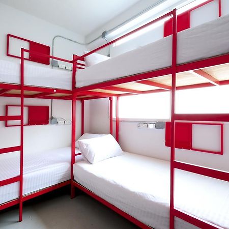 Jellybean Ezy Hostel Sathorn Bangkok Exterior foto