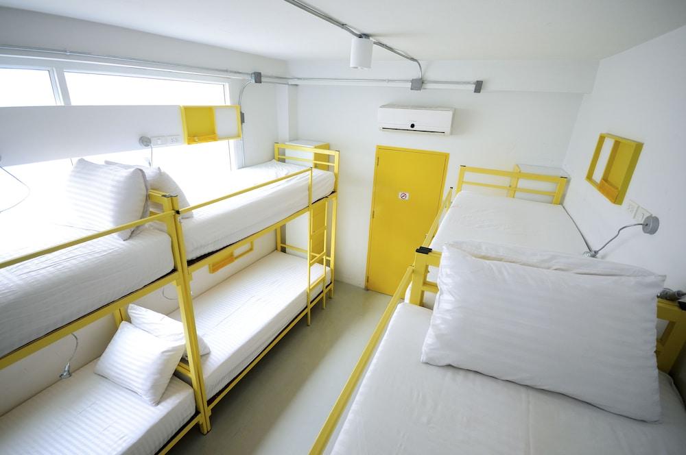 Jellybean Ezy Hostel Sathorn Bangkok Exterior foto