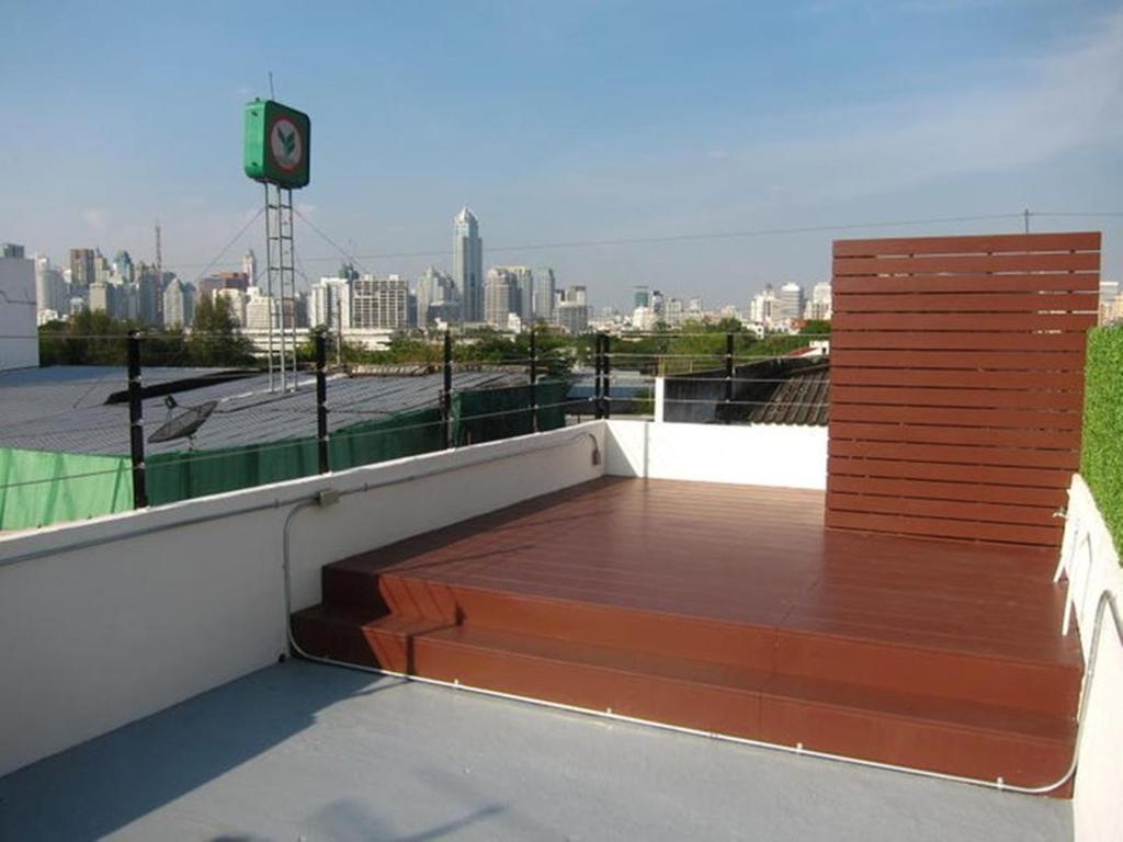 Jellybean Ezy Hostel Sathorn Bangkok Exterior foto