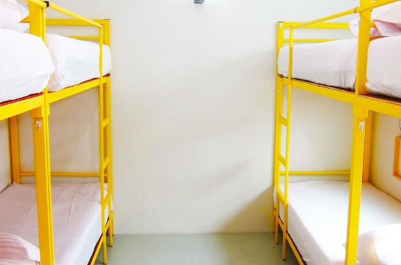 Jellybean Ezy Hostel Sathorn Bangkok Exterior foto